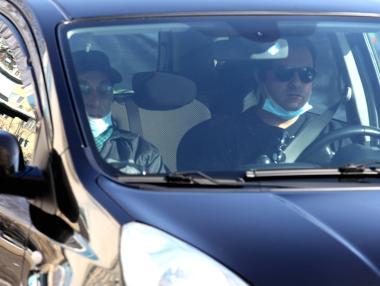 Глобата за шофиране без маска в Гърция е 300 евро