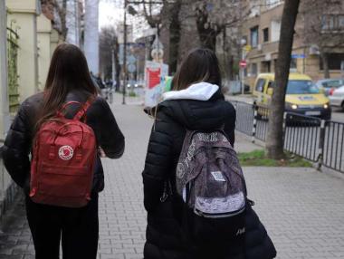 Новият здравен министър отваря университетите и връща всички ученици в клас