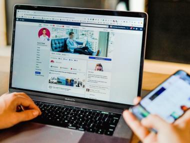 Facebook може да се раздели на европейски и американски