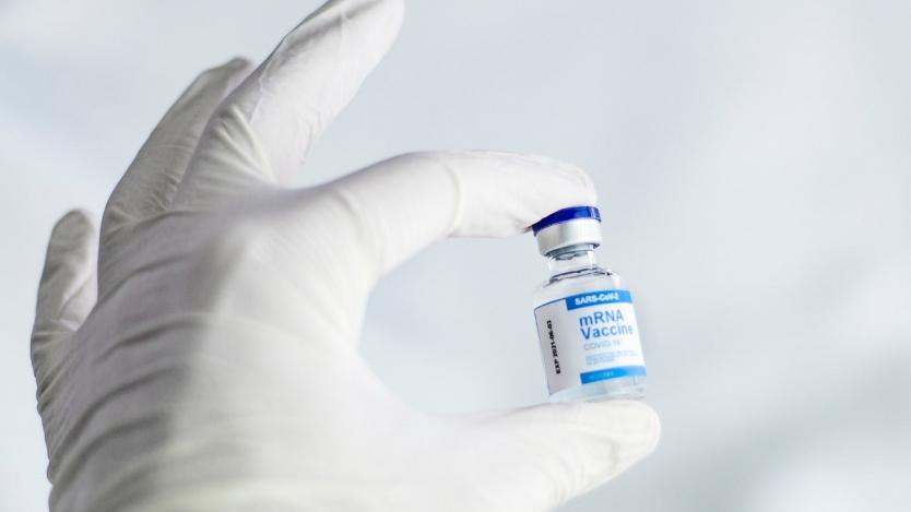 ЕК подписа договор за още 1.8 млрд. дози от ваксината на Pfizer