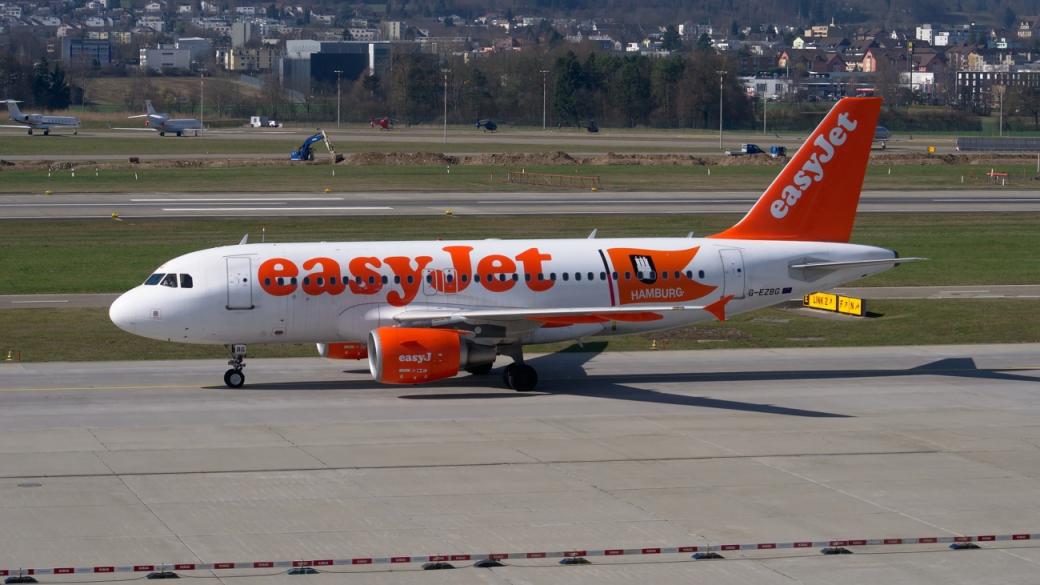 Приходите на EasyJet се стопиха с 90%