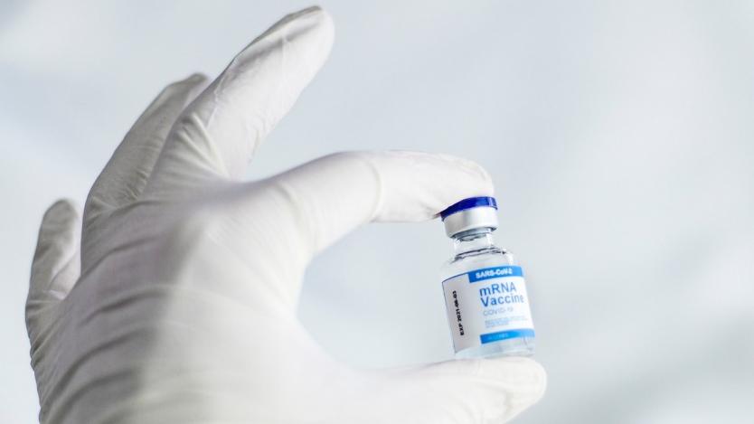 Ваксините на Pfizer и AstraZeneca са ефективни срещу индийския вариант