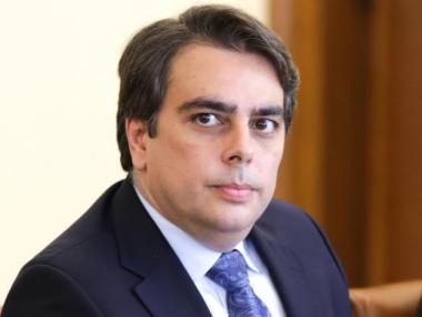 Финансовият министър: НАП прави проверки на фирми, получавали голям държавен ресурс