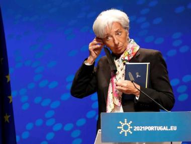 Дългът в Европа става все по-скъп