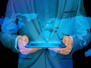 ЕК влиза в битка с дезинформацията с нов Кодекс за поведение