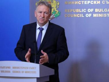 Здравният министър разпореди проверка на управлението на пандемията