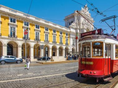 Португалия отменя карантината за пристигащи от България