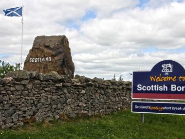 Хиляди европейци може да останат без статут за уседналост в Шотландия