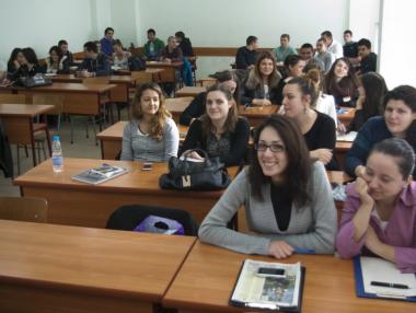 Университетите ще приемат повече медицински сестри и инженери