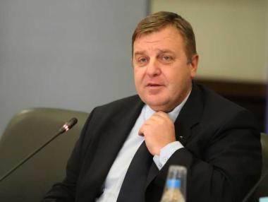 Военното министерство спря съмнителна поръчка на Каракачанов