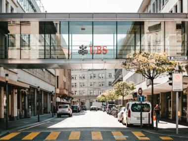 Швейцария иска две от най-големите банки в света спешно да увеличат ликвидността си