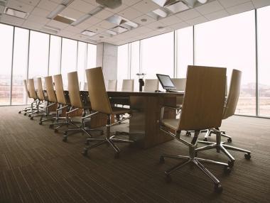 Страхът от „зомби компании“ вдига цените на застраховките