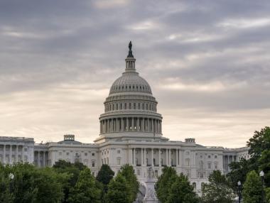 Американският Сенат одобри законопроект срещу китайската технологична заплаха