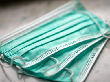 Ваксинираните българи няма да носят маски на закрито