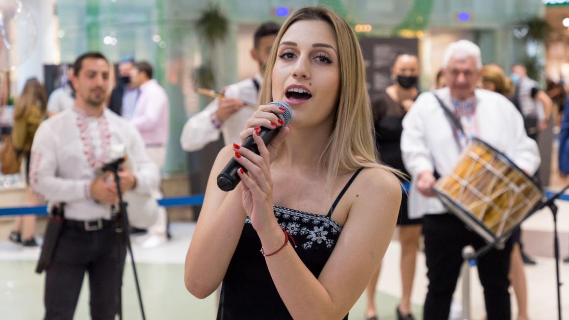 Галерия :: Снимка 3 :: Samsung отвори втория си официален магазин в София (галерия)}