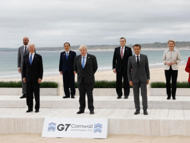 Г-7 в ролята на Голям Торбалан