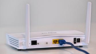 Недостигът на чипове мъчи и телекомите