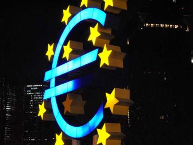 ЕК нае седем банки за първия голям COVID заем