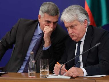 Премиерът предложи на Радев да уволни директора на разузнаването