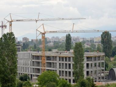 По-достъпните за хора с увреждания сгради се отлагат с година