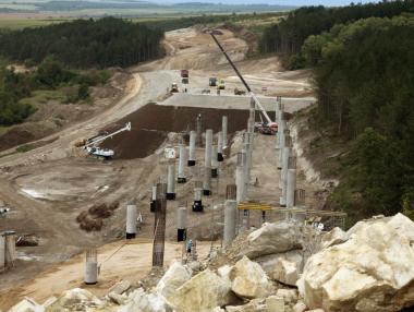 Вечерни новини: АПИ спря строежа на 4 моста по „Хемус“, ИТН първа политическа сила