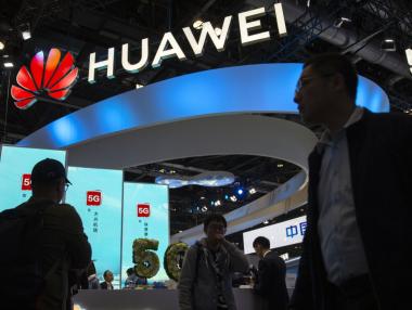 Huawei губи позиции на все по-горещия телеком пазар