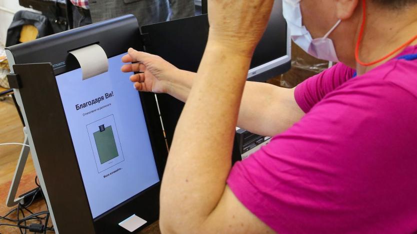 ЦИК и „Сиела“ подписаха договора за логистиката на изборните машини