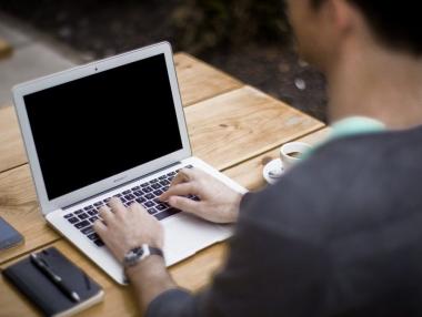 Половината британски фирми ще останат „хоум офис“ след пандемията