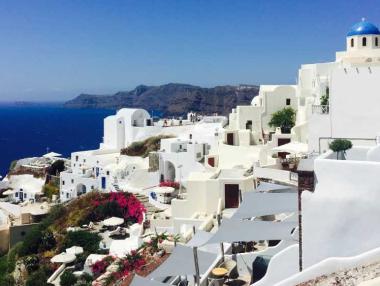 Санторини очаква най-силното си лято някога