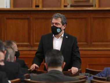 Подкрепата за ГЕРБ ерозира, а „Има такъв народ“ напредва