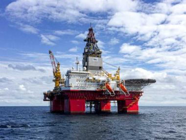 Петролът надхвърли 75 долара за първи път от две години насам