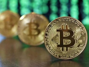 Биткойн потъна под прага от 30 хил. долара