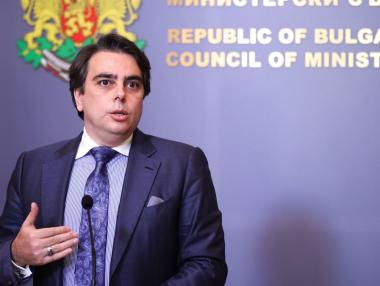 Асен Василев: НАП вече не се използва като бухалка срещу фирми