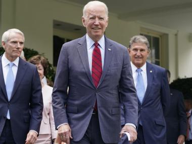 Байдън получи подкрепа за инфраструктурен план за 1 трлн. долара