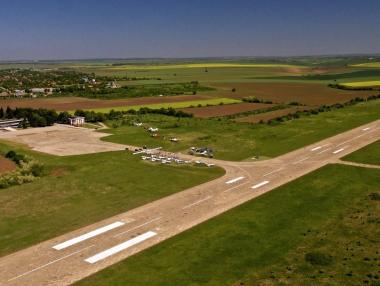 Гражданите и бизнесът имат интерес към полети от Русе до София