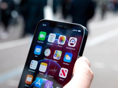 Първи британски оператор връща роуминг таксите в Европа