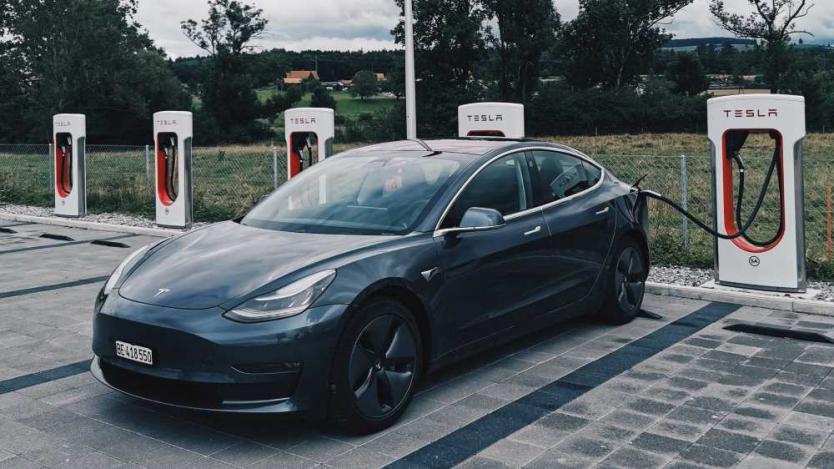 Tesla ще инсталира зарядна станция в София