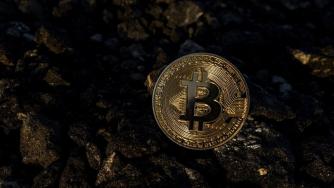 Биткойн потъна с повече от 10%