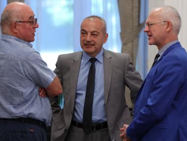 Служебното правителство оправя „нескопосаната“ мярка „60/40“