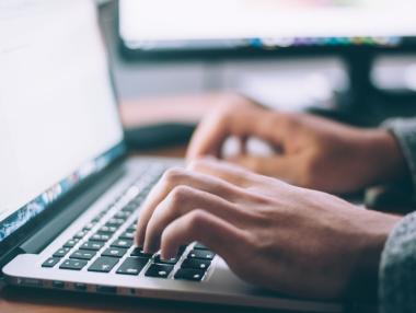 Наддаването за кода на WWW гони цена от $3 млн.