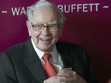 Защо децата на Бъфет няма да получат нищо от оставащите му $100 милиарда?