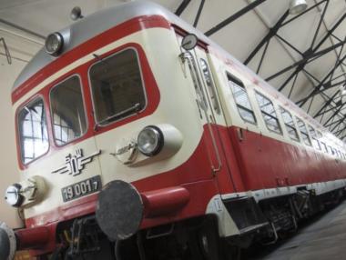 Транспортният министър с първи уволнения в БДЖ