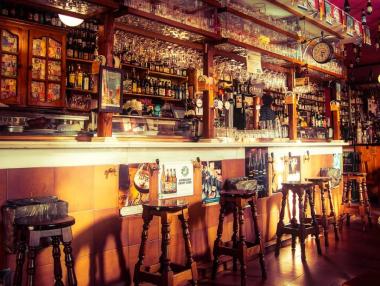 Посещението на ирландски кръчми може да е само срещу ваксинация