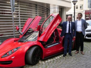 Акциите на „Син Карс“ скочиха със 100% за час търговия