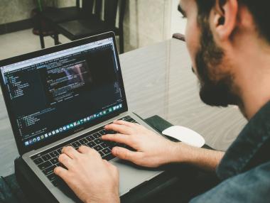 От какви програмисти има нужда българският бизнес?