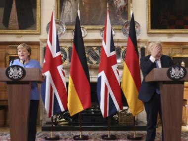 Ваксинираните британци ще могат да пътуват без карантина до Германия