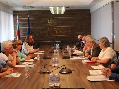 МРРБ търси 40 млн. лв., за да се разплати за ремонта на „Тракия“