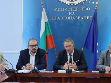 Близо 600 млн. лв. трябват за справяне с предстоящата COVID вълна