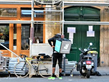 Deliveroo отчете 88% ръст в доставките на храна
