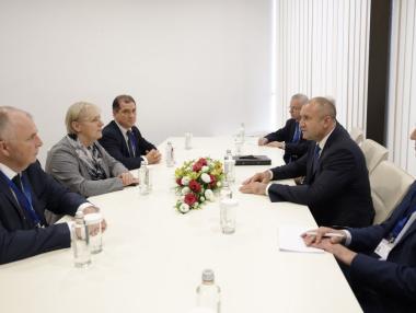 България е готова да насърчи Amazon и Google да инвестират в страната